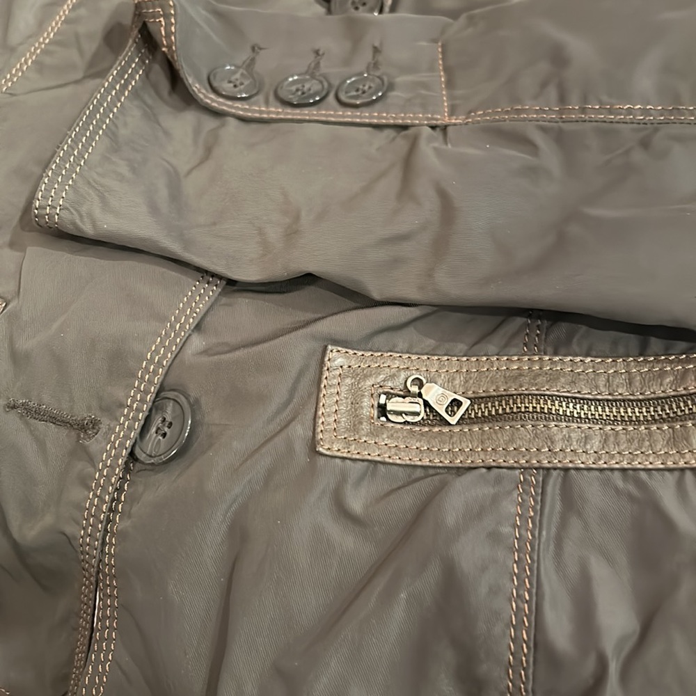 Danier Jacket - Picture 5 of 9